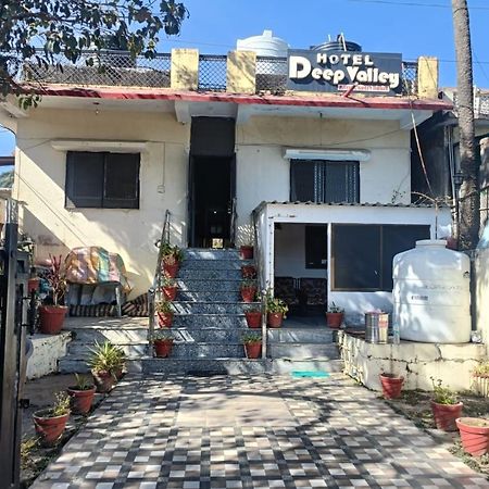 Hotel Deep Valley Mount Abu Ngoại thất bức ảnh