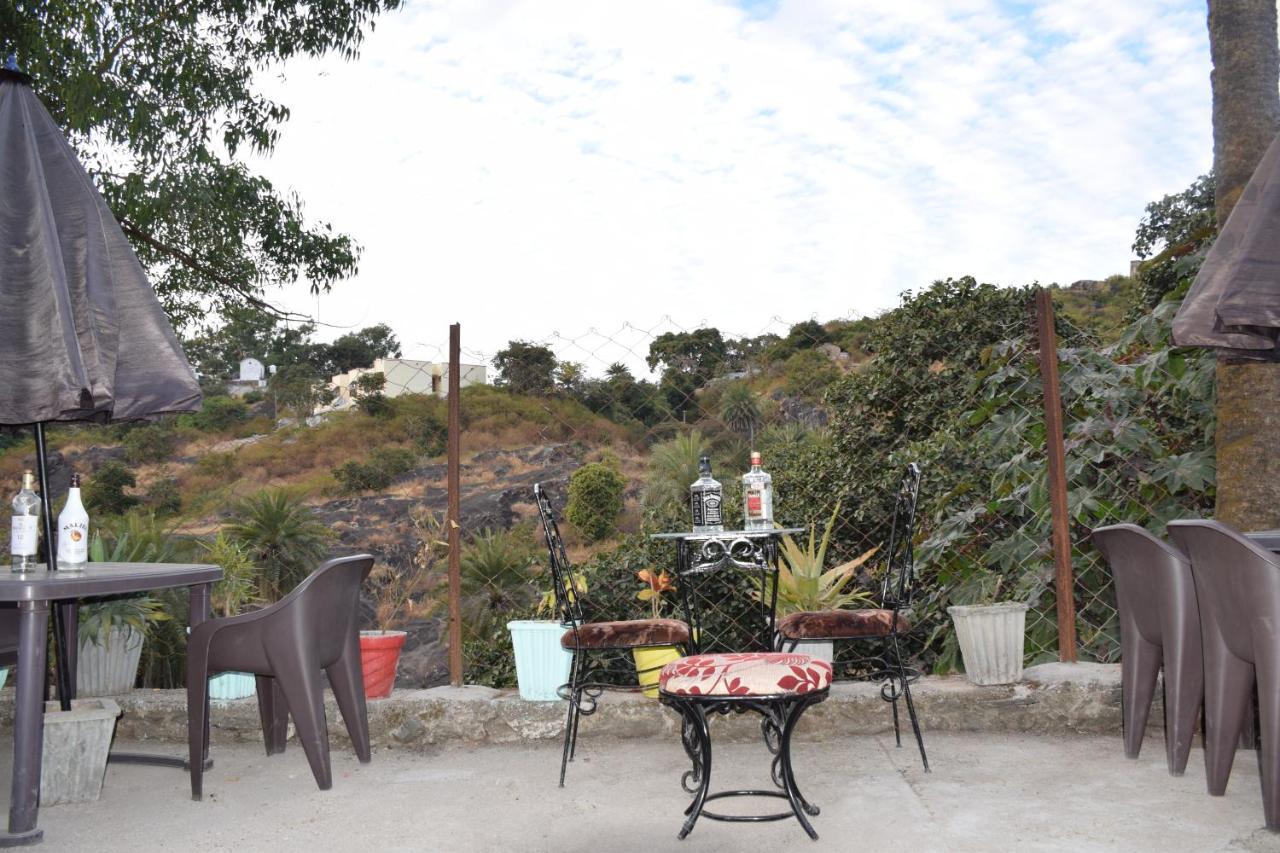 Hotel Deep Valley Mount Abu Ngoại thất bức ảnh