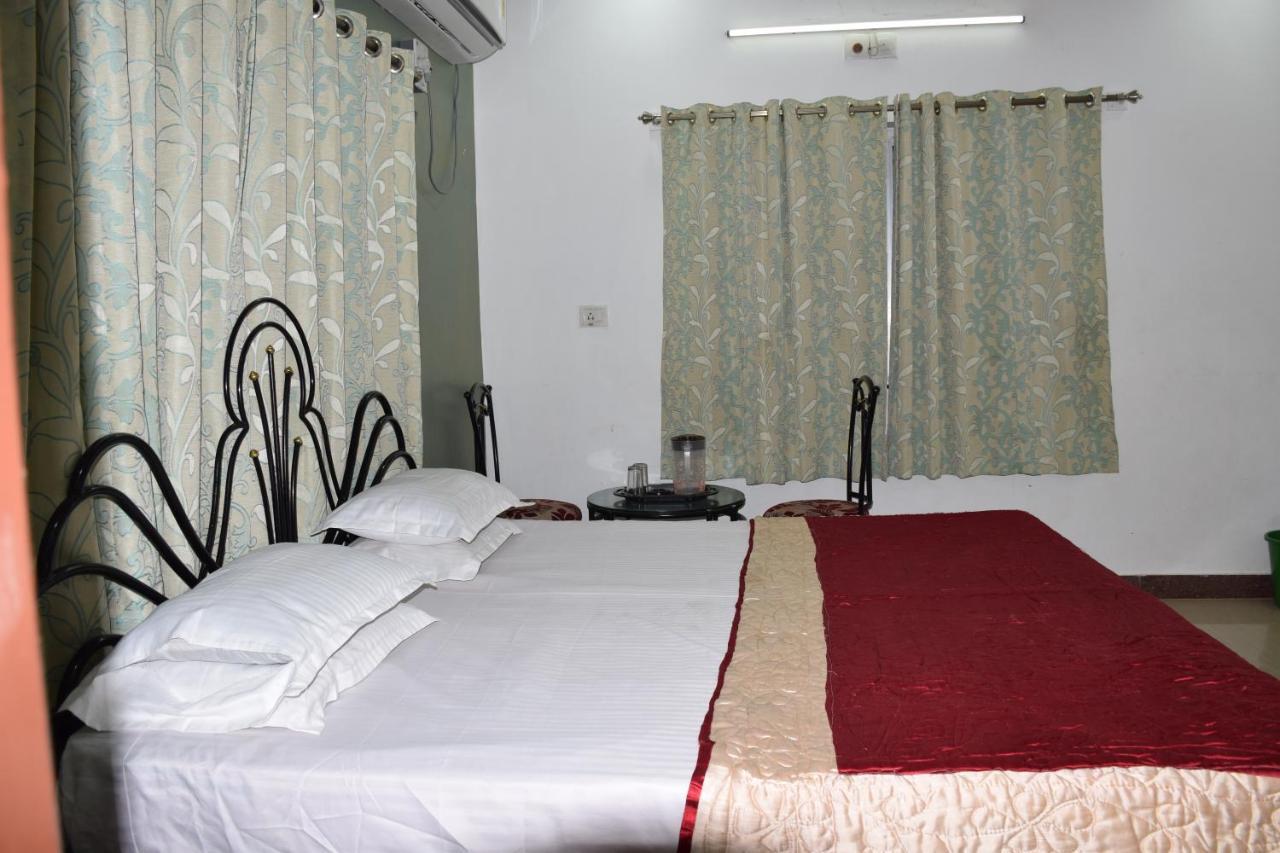 Hotel Deep Valley Mount Abu Ngoại thất bức ảnh