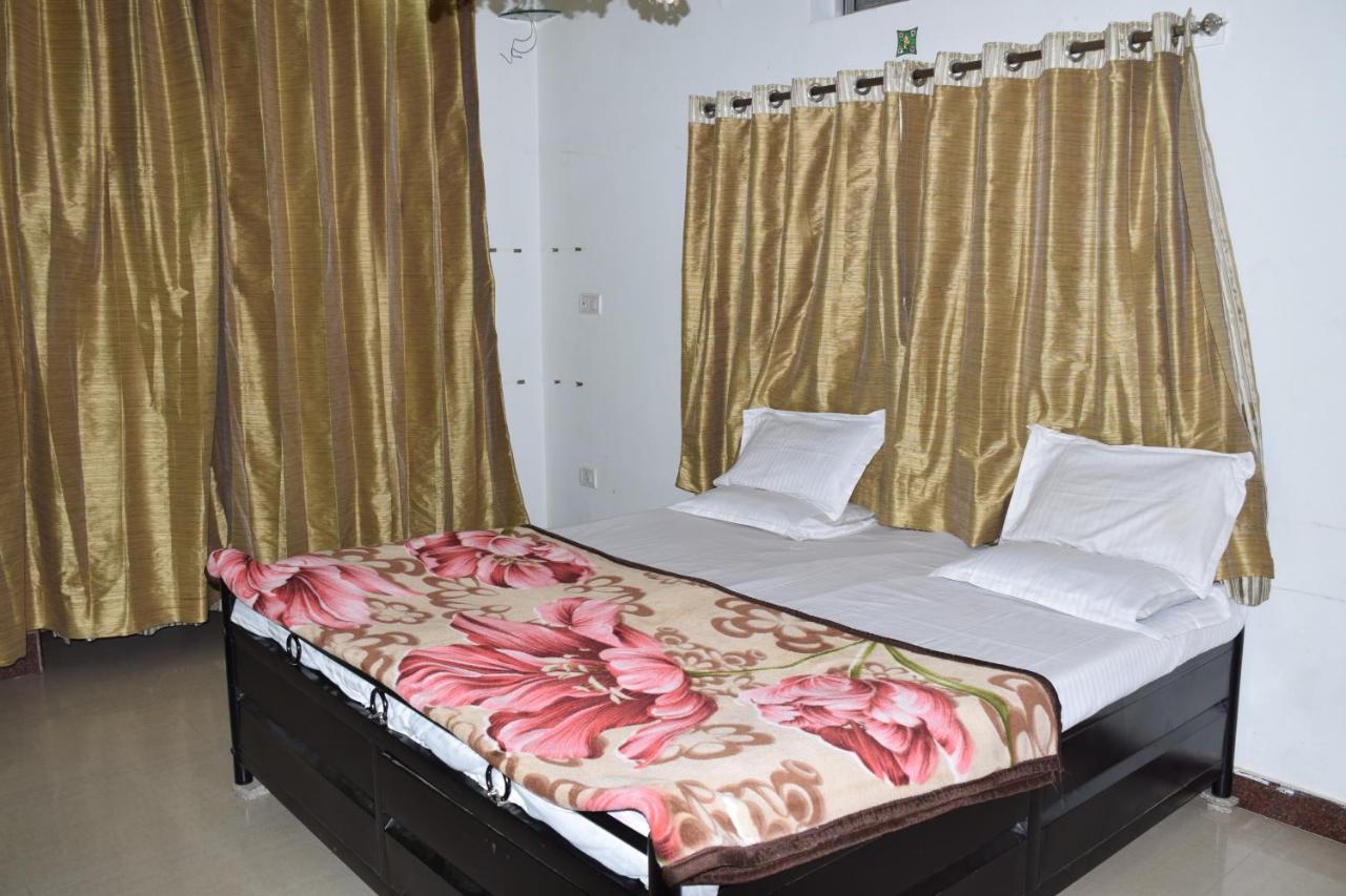 Hotel Deep Valley Mount Abu Ngoại thất bức ảnh