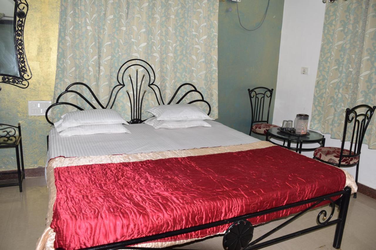 Hotel Deep Valley Mount Abu Ngoại thất bức ảnh