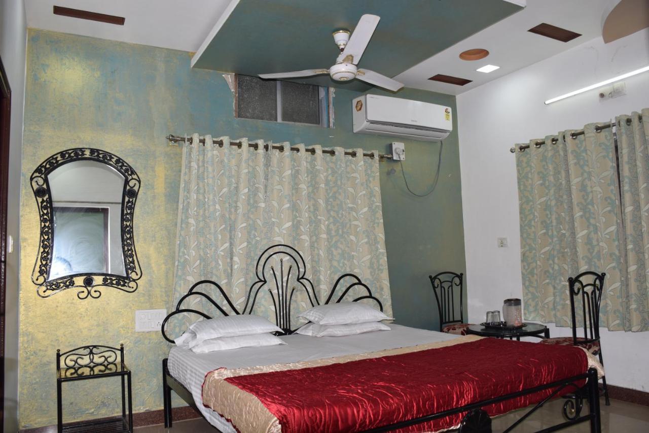Hotel Deep Valley Mount Abu Ngoại thất bức ảnh