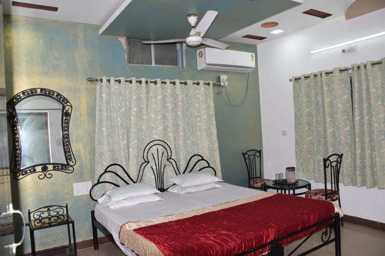Hotel Deep Valley Mount Abu Ngoại thất bức ảnh