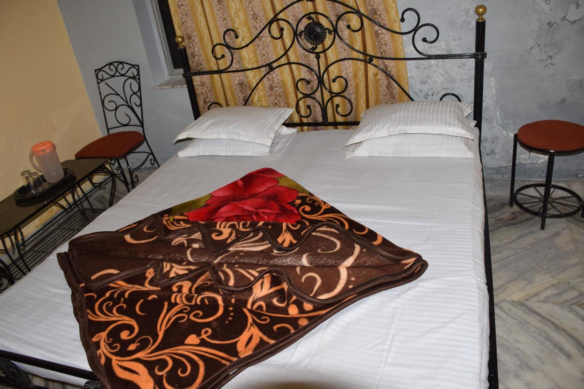 Hotel Deep Valley Mount Abu Ngoại thất bức ảnh