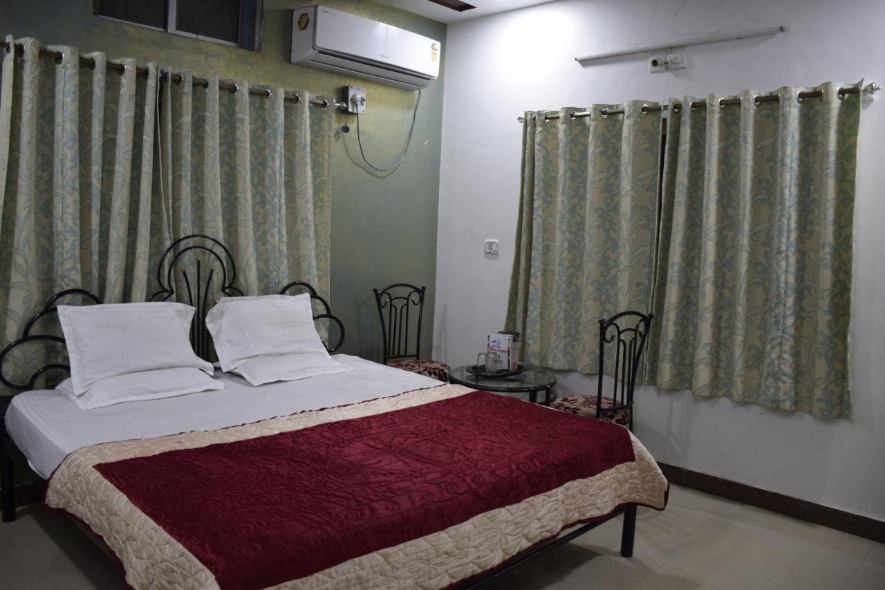 Hotel Deep Valley Mount Abu Ngoại thất bức ảnh