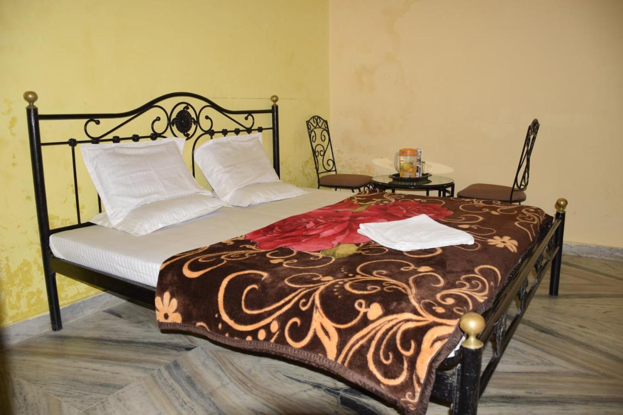 Hotel Deep Valley Mount Abu Ngoại thất bức ảnh