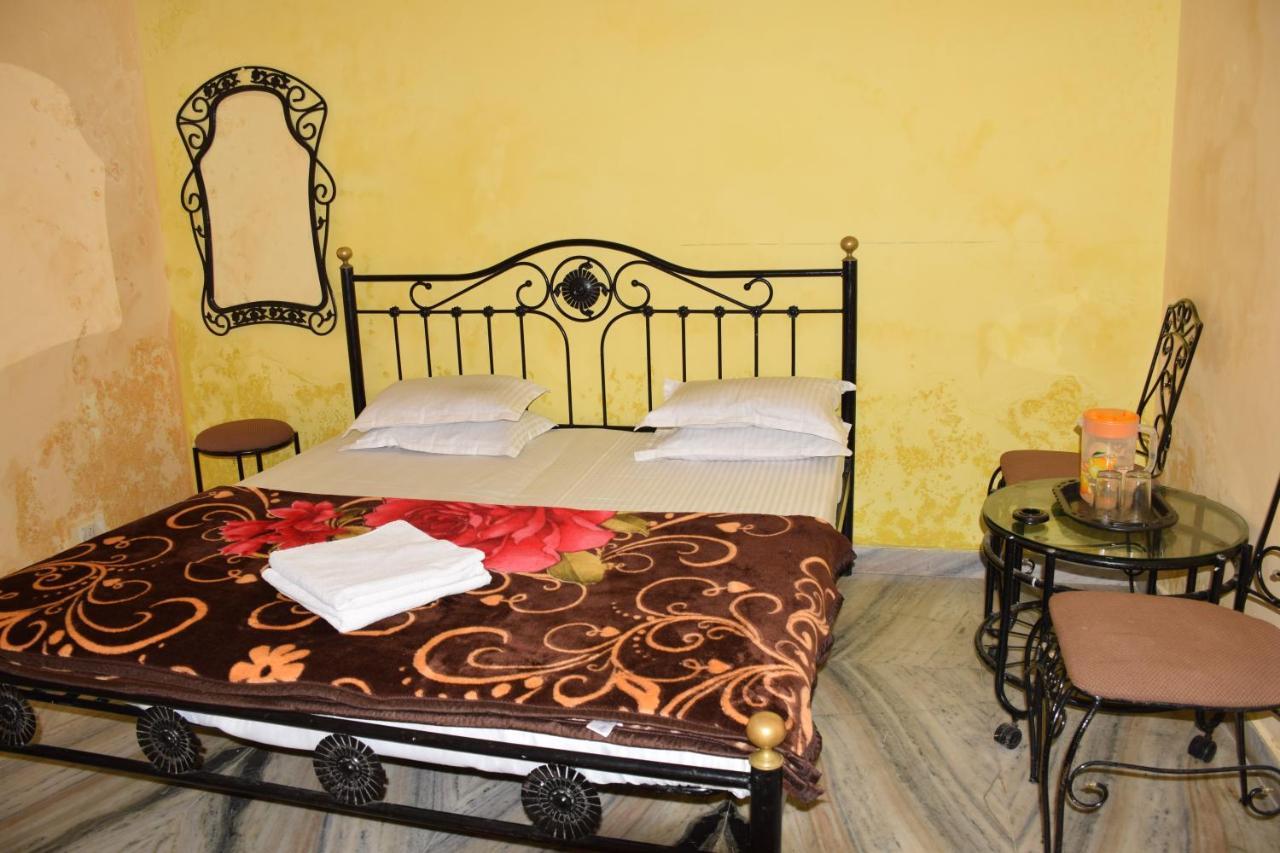 Hotel Deep Valley Mount Abu Ngoại thất bức ảnh