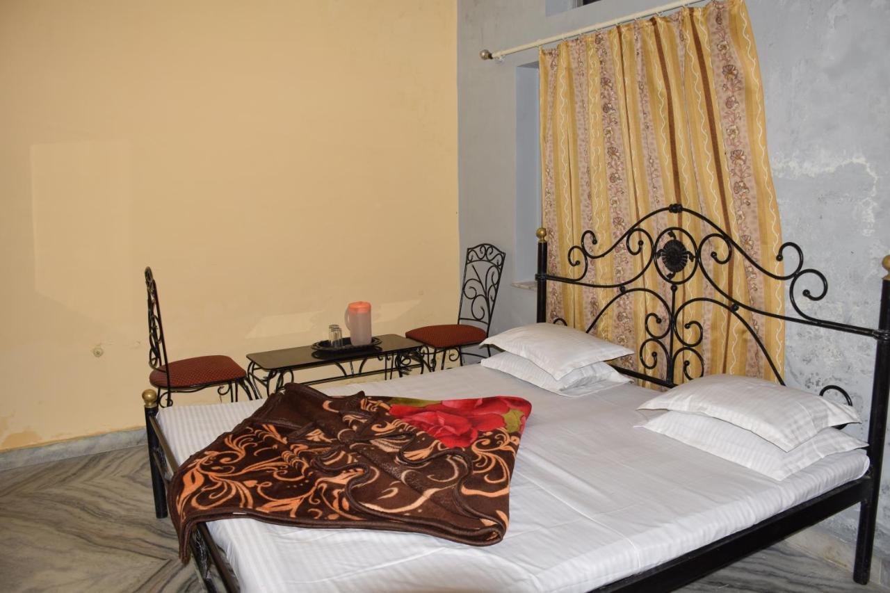 Hotel Deep Valley Mount Abu Ngoại thất bức ảnh
