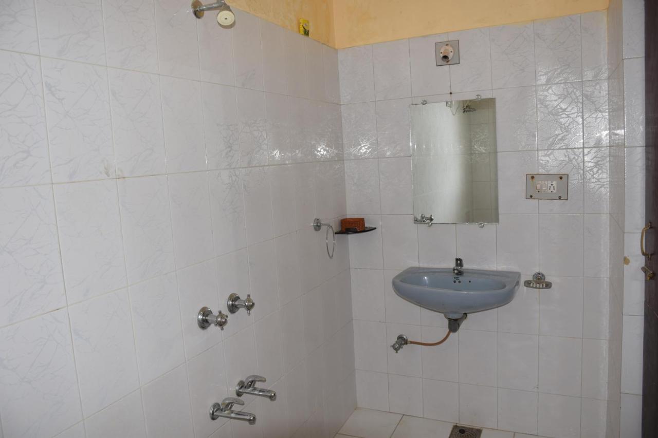 Hotel Deep Valley Mount Abu Ngoại thất bức ảnh