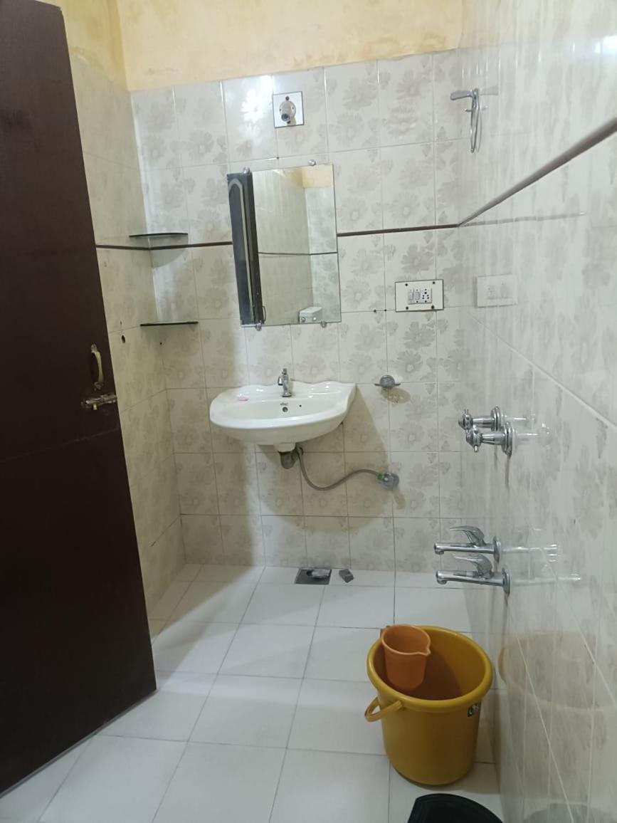 Hotel Deep Valley Mount Abu Ngoại thất bức ảnh