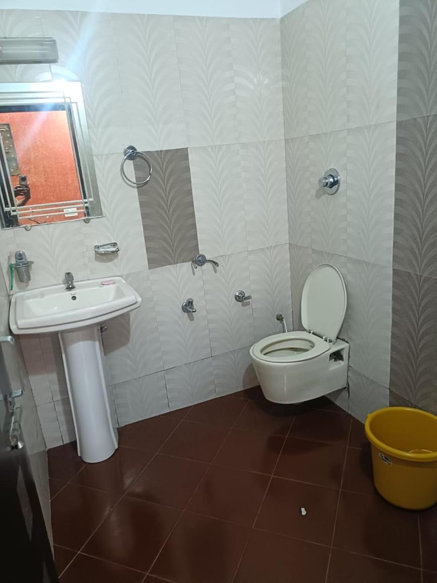 Hotel Deep Valley Mount Abu Ngoại thất bức ảnh