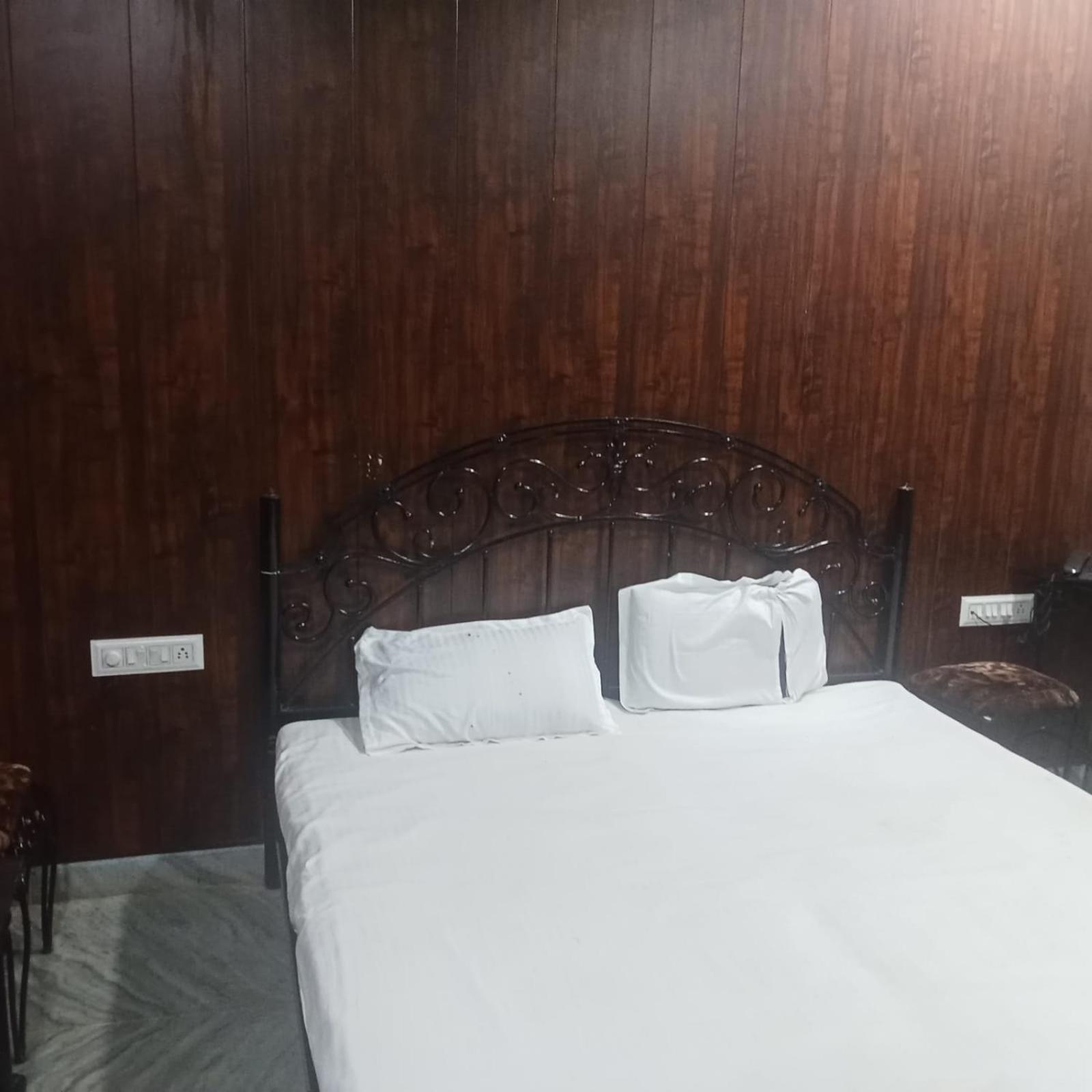 Hotel Deep Valley Mount Abu Ngoại thất bức ảnh
